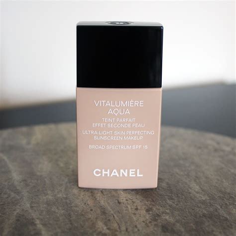 chanel vitalumière aqua ultra-light skin perfecting sunscreen|Chanel vitalumière aqua foundation.